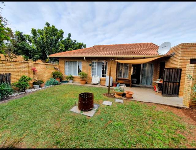 3 BEDROOM TOWNHOUSE FOR SALE IN SINOVILLE